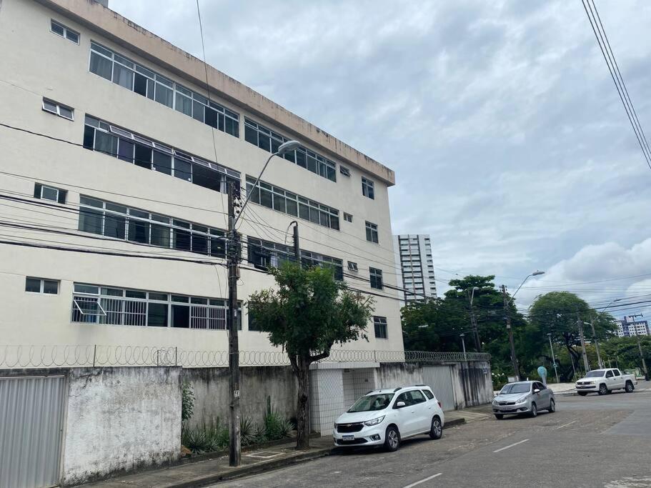 Com Tres Apartamento